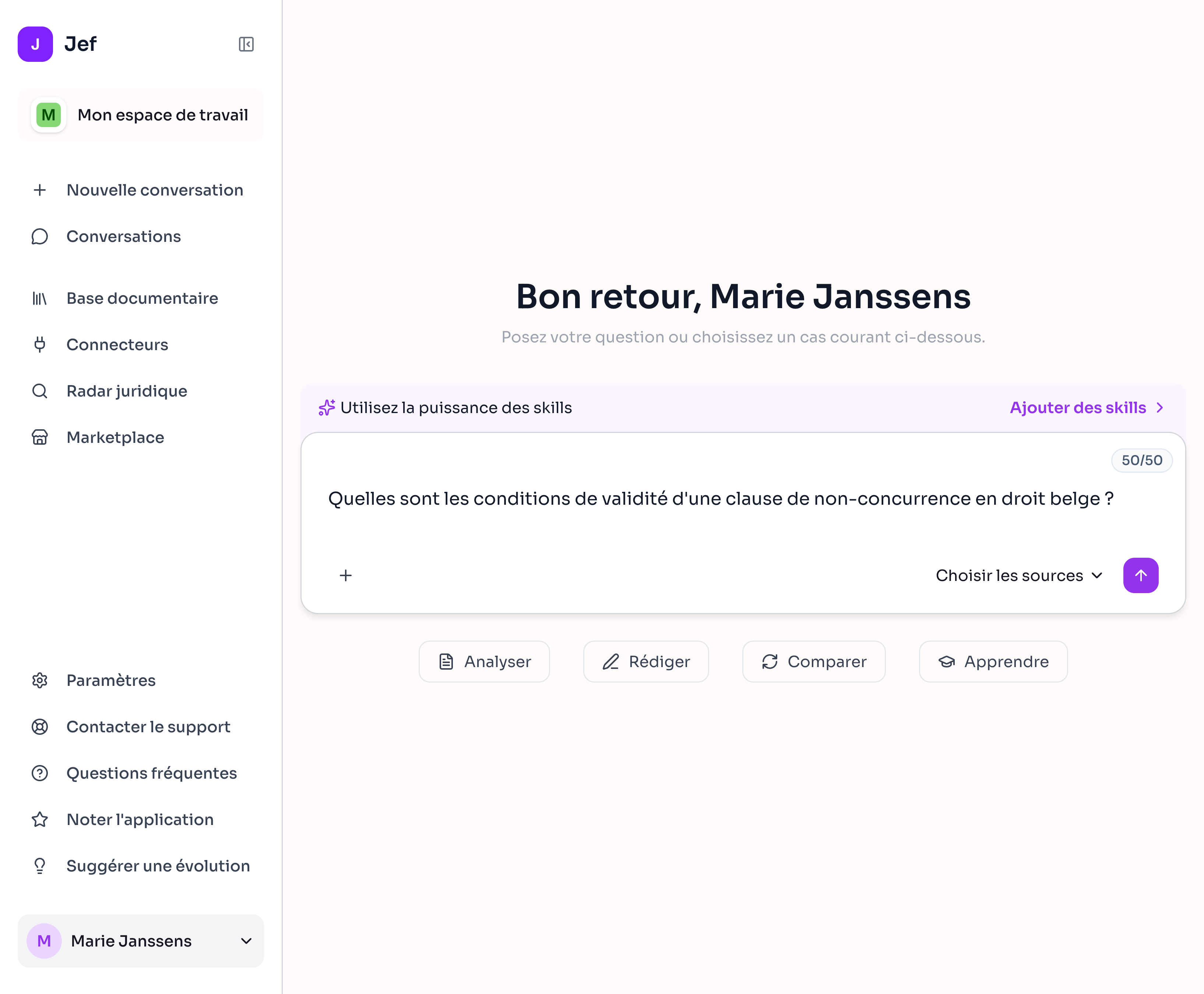 Interface de Jef avec sa base documentaire, ses connecteurs et ses outils d’analyse et de rédaction